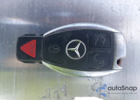 2015 Mercedes-Benz C 300 4Matic/Luxury 4Matic/Sport 4Matic z USA, uszkodzony, nr VIN 55SWF4KB1FU031801